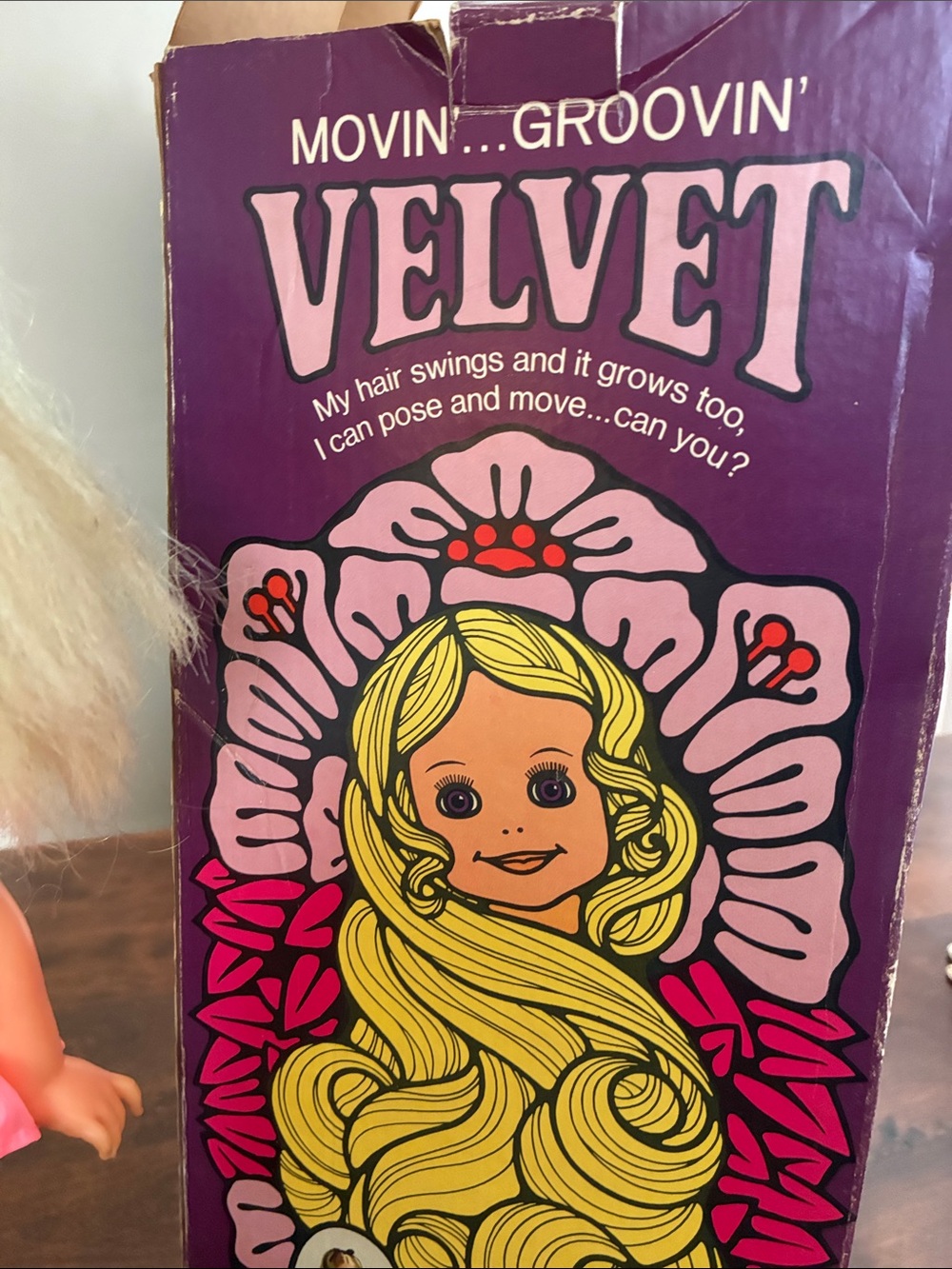 Vintage Movin’ Groovin’ Velvet Doll + outfits, boots, shoes, box, brochure - Picture 4 of 12